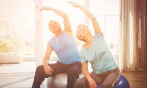 Couple-Exercising-In-Compression-Stockings